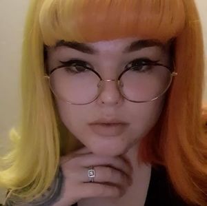 Meet your Posher, Renee